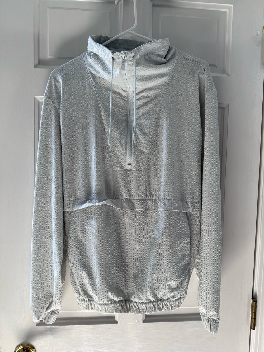 Lululemon Pack Light Pullover Windbreaker ladies size 12 Almost Blue